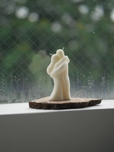 HUG candle thumbnail image